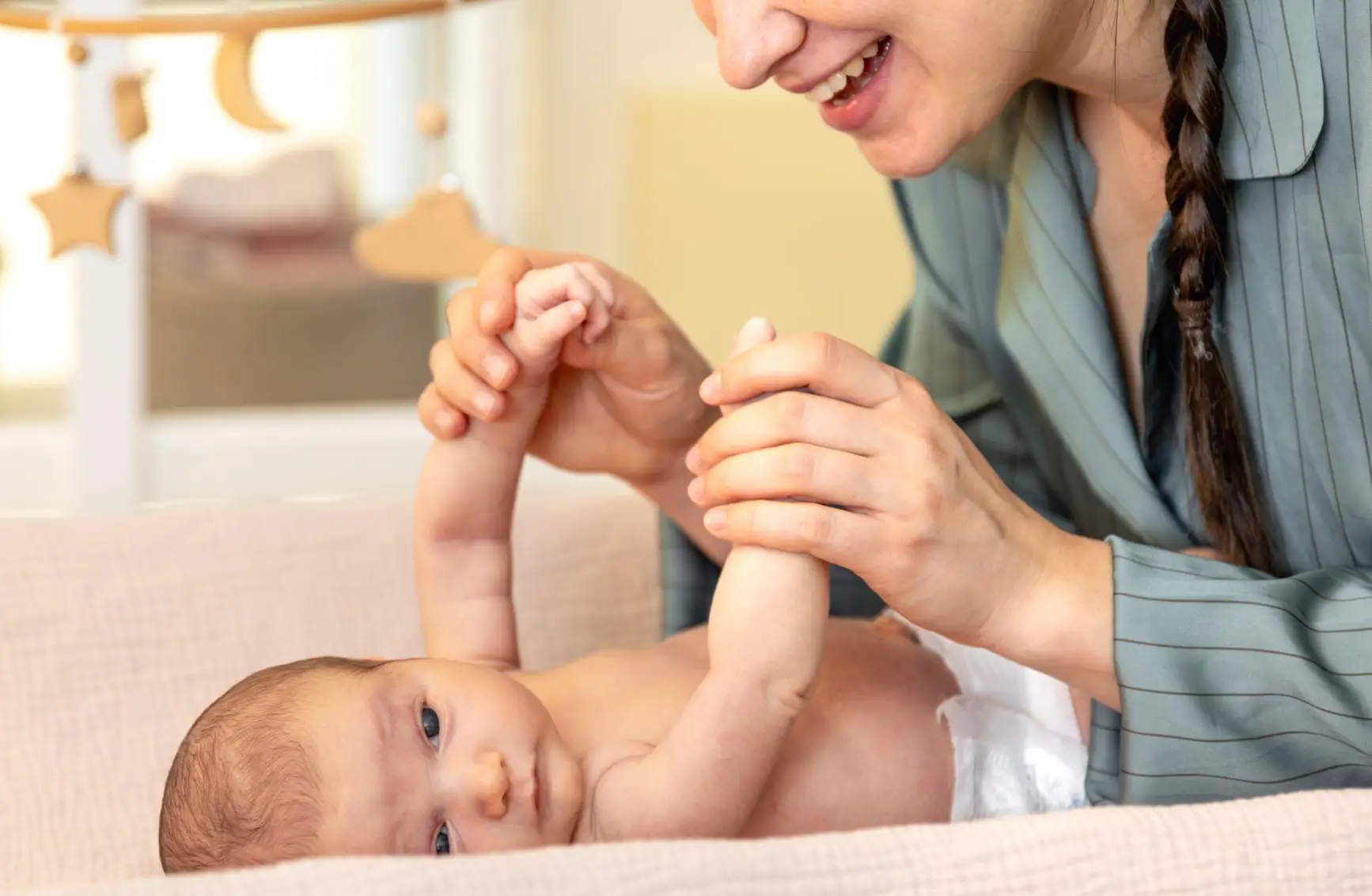 sensory-play-bayi-3-bulan